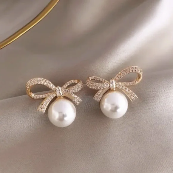 Pearl Bow Knot Gold Plated Earring - Picture 1 of 1